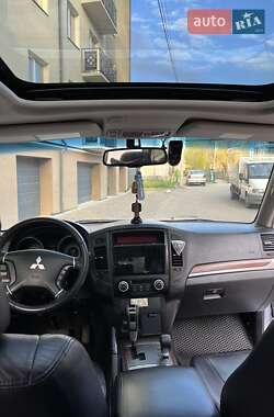 Позашляховик / Кросовер Mitsubishi Pajero Wagon 2008 в 