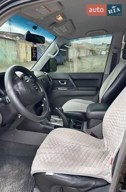 Внедорожник / Кроссовер Mitsubishi Pajero Wagon 2004 в 