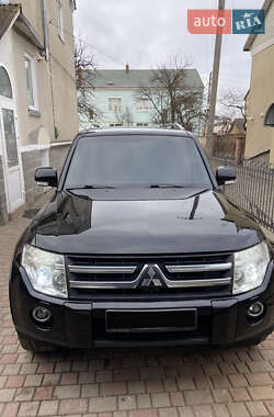 Внедорожник / Кроссовер Mitsubishi Pajero Wagon 2007 в 