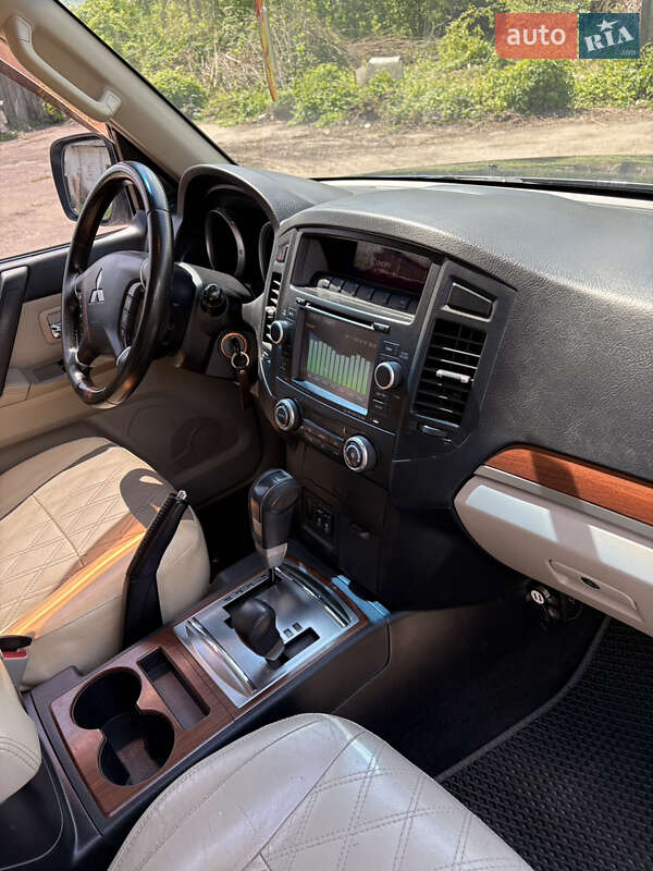 Позашляховик / Кросовер Mitsubishi Pajero Wagon 2008 в Чернігові
