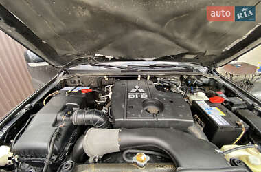 Внедорожник / Кроссовер Mitsubishi Pajero Wagon 2007 в 