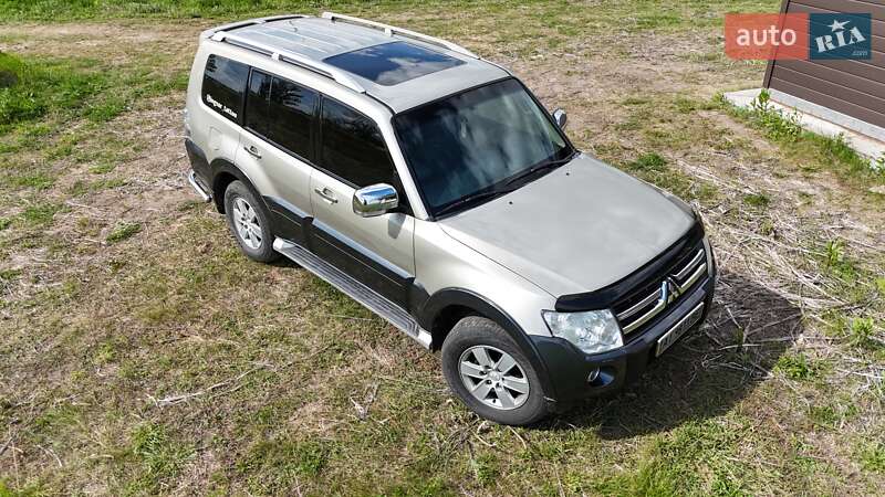 Внедорожник / Кроссовер Mitsubishi Pajero Wagon 2008 в 