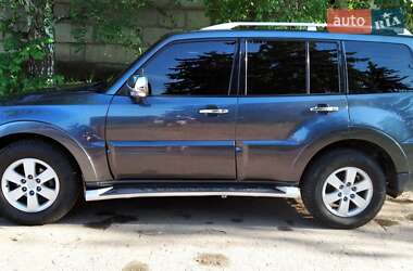 Внедорожник / Кроссовер Mitsubishi Pajero Wagon 2007 в 