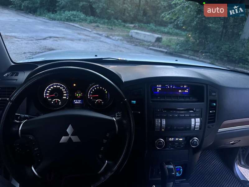 Позашляховик / Кросовер Mitsubishi Pajero Wagon 2007 в Павлограді