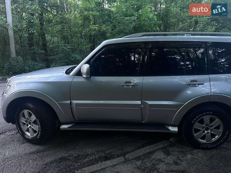 Позашляховик / Кросовер Mitsubishi Pajero Wagon 2007 в Павлограді