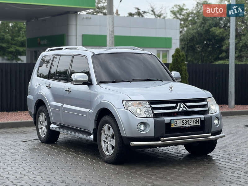 Внедорожник / Кроссовер Mitsubishi Pajero Wagon 2008 в 