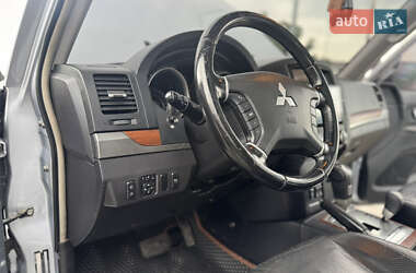 Внедорожник / Кроссовер Mitsubishi Pajero Wagon 2008 в 