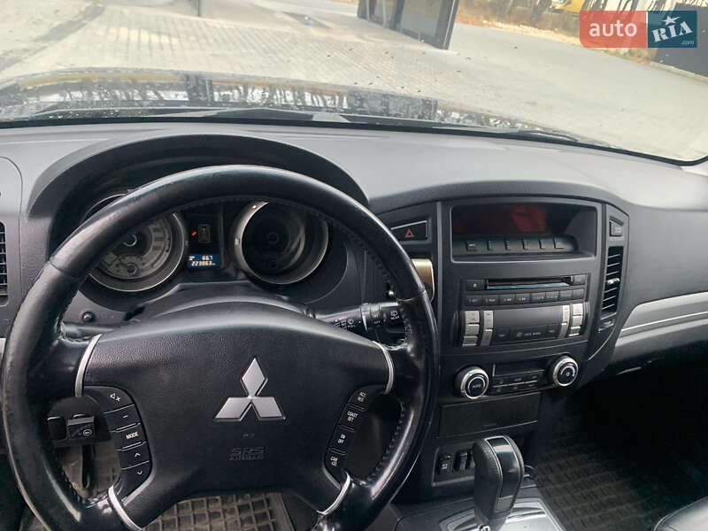 Внедорожник / Кроссовер Mitsubishi Pajero Wagon 2011 в Львове