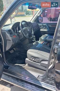 Внедорожник / Кроссовер Mitsubishi Pajero Wagon 2008 в 