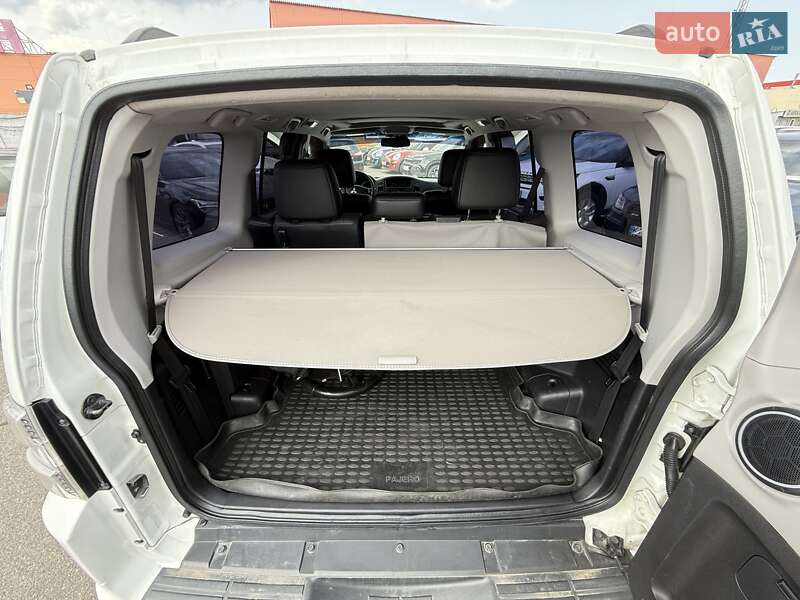 Позашляховик / Кросовер Mitsubishi Pajero Wagon 2012 в Києві