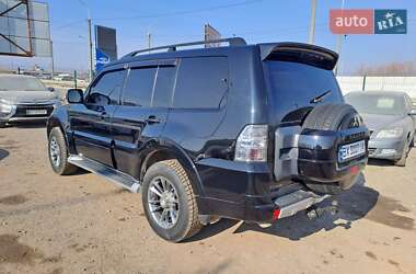 Внедорожник / Кроссовер Mitsubishi Pajero Wagon 2010 в 