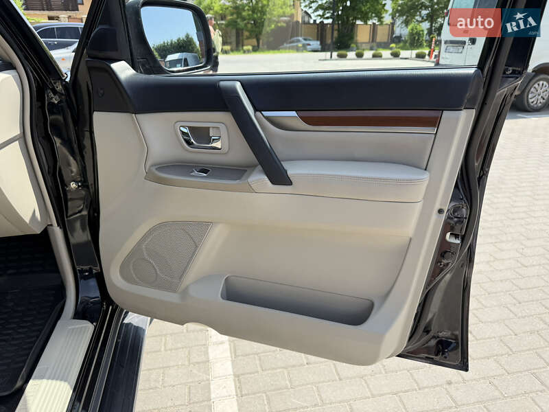 Внедорожник / Кроссовер Mitsubishi Pajero Wagon 2008 в Киеве