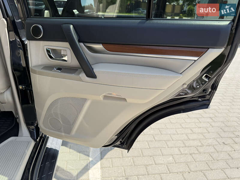 Внедорожник / Кроссовер Mitsubishi Pajero Wagon 2008 в Киеве