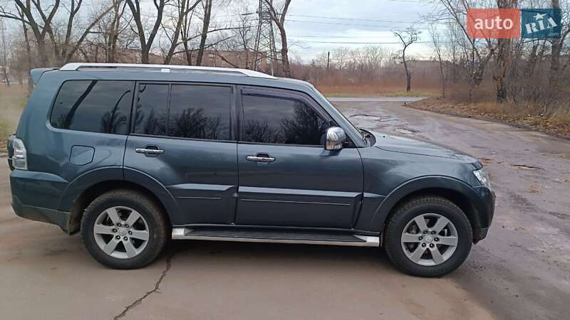 Внедорожник / Кроссовер Mitsubishi Pajero Wagon 2007 в Кривом Роге