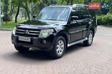 Позашляховик / Кросовер Mitsubishi Pajero Wagon 2010 в Києві