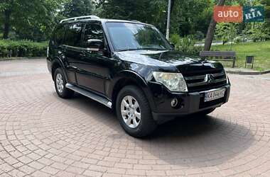 Позашляховик / Кросовер Mitsubishi Pajero Wagon 2010 в Києві