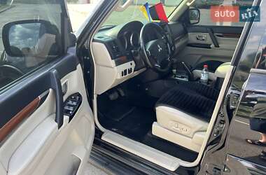 Внедорожник / Кроссовер Mitsubishi Pajero Wagon 2007 в 