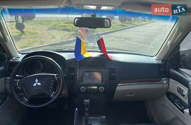 Внедорожник / Кроссовер Mitsubishi Pajero Wagon 2007 в 