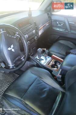 Внедорожник / Кроссовер Mitsubishi Pajero Wagon 2007 в 