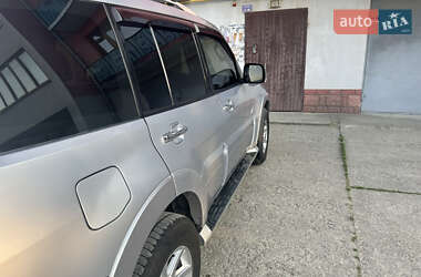 Позашляховик / Кросовер Mitsubishi Pajero Wagon 2008 в 