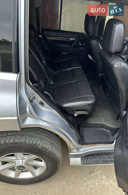 Позашляховик / Кросовер Mitsubishi Pajero Wagon 2008 в 