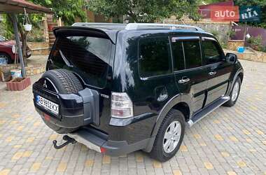 Внедорожник / Кроссовер Mitsubishi Pajero Wagon 2007 в 