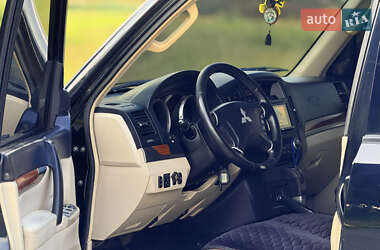 Внедорожник / Кроссовер Mitsubishi Pajero Wagon 2007 в 