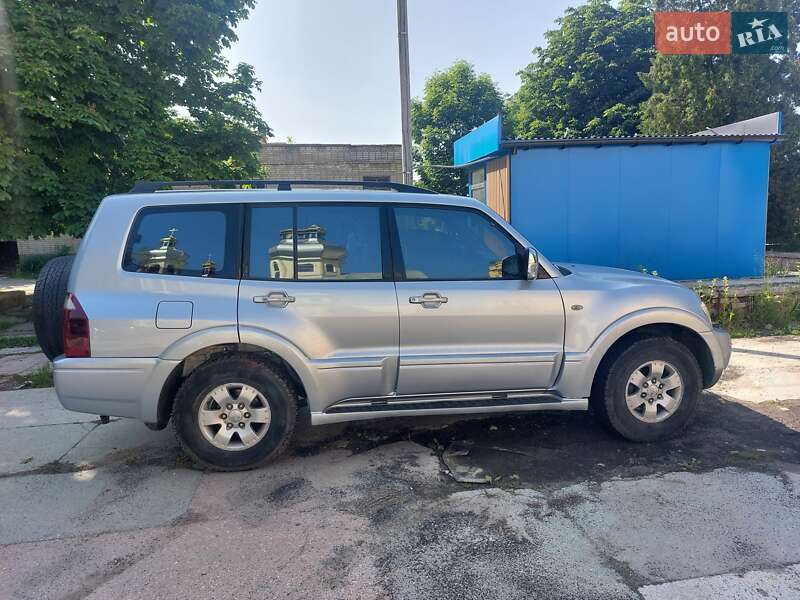 Внедорожник / Кроссовер Mitsubishi Pajero Wagon 2006 в 