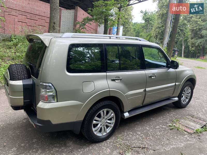 Внедорожник / Кроссовер Mitsubishi Pajero Wagon 2008 в Чернигове