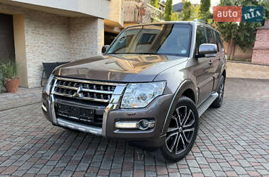 Позашляховик / Кросовер Mitsubishi Pajero Wagon 2013 в Чернівцях