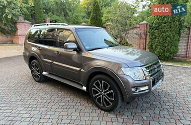 Внедорожник / Кроссовер Mitsubishi Pajero Wagon 2013 в 