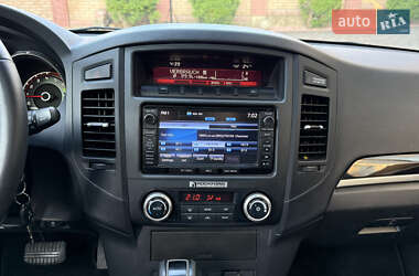 Внедорожник / Кроссовер Mitsubishi Pajero Wagon 2013 в 