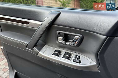 Внедорожник / Кроссовер Mitsubishi Pajero Wagon 2013 в 