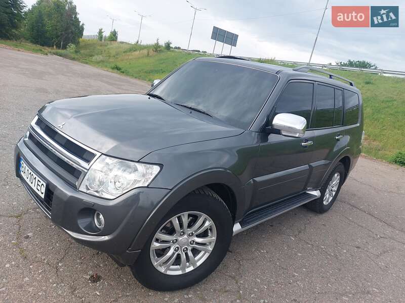 Внедорожник / Кроссовер Mitsubishi Pajero Wagon 2013 в Благовещенском