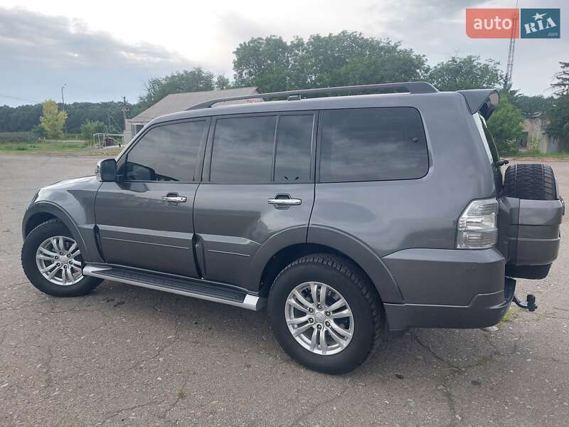 Внедорожник / Кроссовер Mitsubishi Pajero Wagon 2013 в Благовещенском