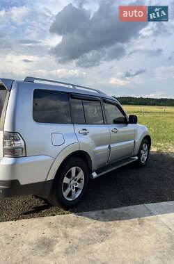 Внедорожник / Кроссовер Mitsubishi Pajero Wagon 2008 в 