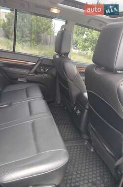 Внедорожник / Кроссовер Mitsubishi Pajero Wagon 2011 в 