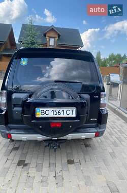 Внедорожник / Кроссовер Mitsubishi Pajero Wagon 2007 в 