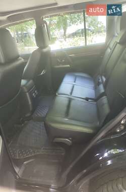 Внедорожник / Кроссовер Mitsubishi Pajero Wagon 2012 в 