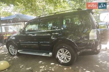 Внедорожник / Кроссовер Mitsubishi Pajero Wagon 2012 в 