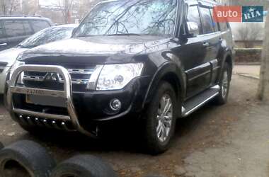 Внедорожник / Кроссовер Mitsubishi Pajero Wagon 2012 в 