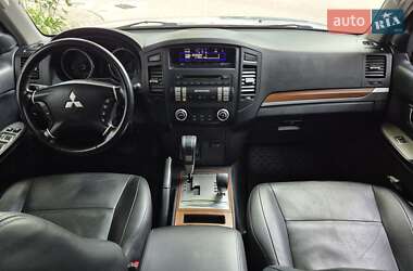 Внедорожник / Кроссовер Mitsubishi Pajero Wagon 2008 в 