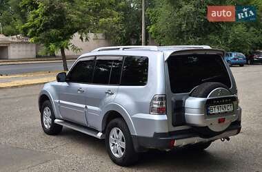 Внедорожник / Кроссовер Mitsubishi Pajero Wagon 2008 в 