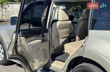 Внедорожник / Кроссовер Mitsubishi Pajero Wagon 2008 в 