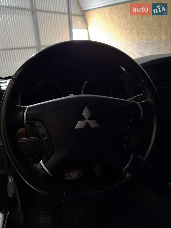 Позашляховик / Кросовер Mitsubishi Pajero Wagon 2007 в Чернівцях фото 8 Позашляховик / Кросовер Mitsubishi Pajero Wagon 2007 в Чернівцях