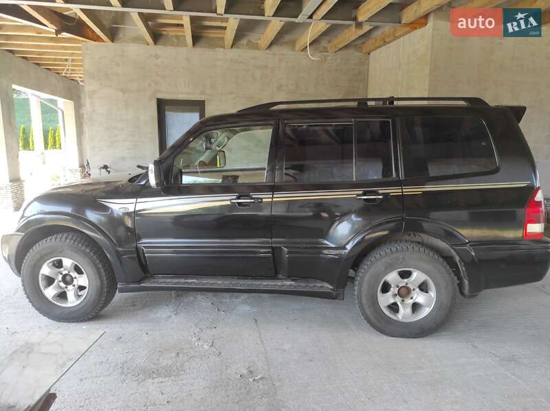 Внедорожник / Кроссовер Mitsubishi Pajero Wagon 2005 в Киеве