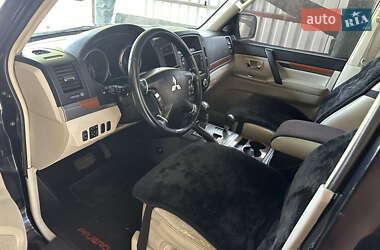 Внедорожник / Кроссовер Mitsubishi Pajero Wagon 2007 в 