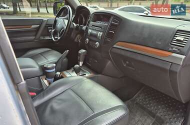 Внедорожник / Кроссовер Mitsubishi Pajero Wagon 2008 в 