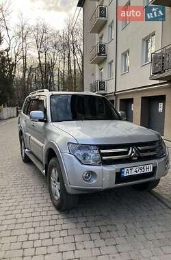 Внедорожник / Кроссовер Mitsubishi Pajero Wagon 2008 в 