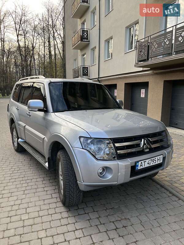 Внедорожник / Кроссовер Mitsubishi Pajero Wagon 2008 в Коломые